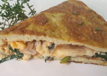 Cozinhando com Dulcinéia Novaes: veja como preparar omelete de cogumelo e espinafre