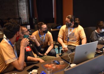 Entrega de resumos e mapa de funcionalidades marcam as primeiras 24 horas do ‘Manaus Visão Hack Experience’