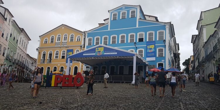 Festa literária ocupa centro histórico de Salvador