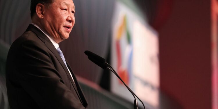 China promete mais 1 bi de doses de vacina contra covid à África