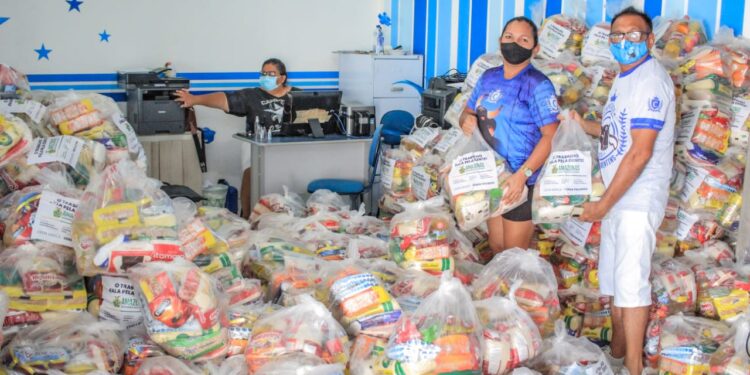 Ação social marca o Natal do boi Caprichoso, em Parintins