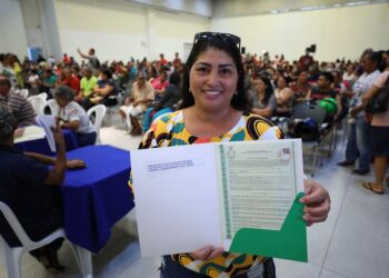 Hoje eu posso dizer que a terra é nossa”, diz moradora que recebeu título definitivo de propriedade do Governo do Amazonas