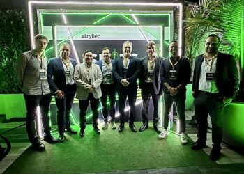 Dr. Higino Figueiredo aprimora conhecimentos em evento internacional focado em tecnologia cirúrgica