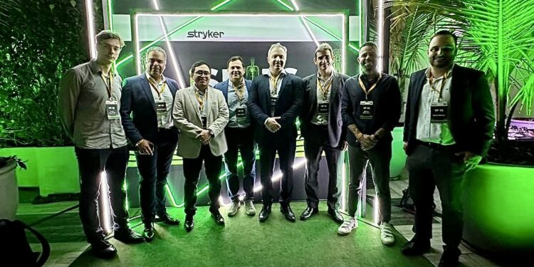 Dr. Higino Figueiredo aprimora conhecimentos em evento internacional focado em tecnologia cirúrgica