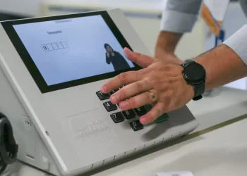 AGU Atualiza Cartilha sobre Conduta Eleitoral com Foco no Combate às Fake News