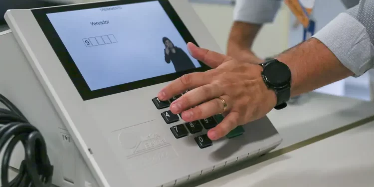 AGU Atualiza Cartilha sobre Conduta Eleitoral com Foco no Combate às Fake News