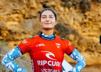 © Cait Miers/World Surf League/Direitos Reservados