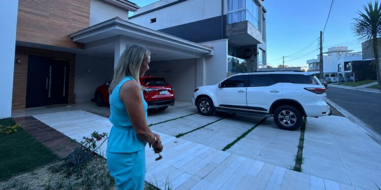 Metade dos imóveis brasileiros apresenta irregularidades documentais; especialista destaca a importância da imobiliária na negociação