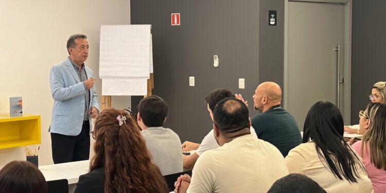 Futuro do trabalho, inteligência artificial e liderança serão debatidos durante congresso em Manaus